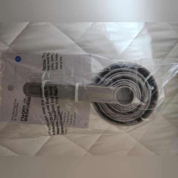 Room Essentials measuring set, NWT - Picture 3 of 3